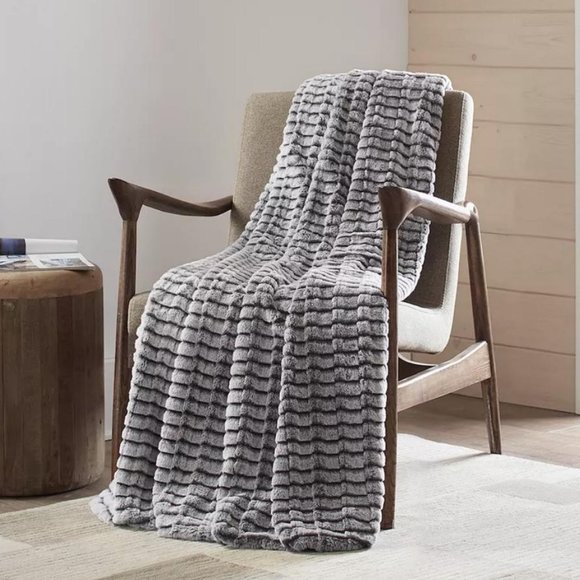 Koolaburra by Finch Faux Fur Throw - Picture 1 of 5